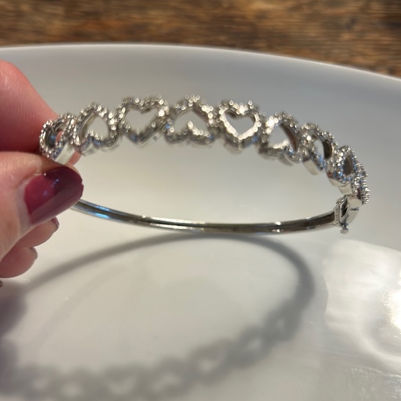 Sterling silver heart bracelet - Picture 2 of 9